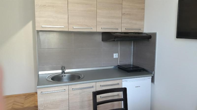 Apartman river side - image 11