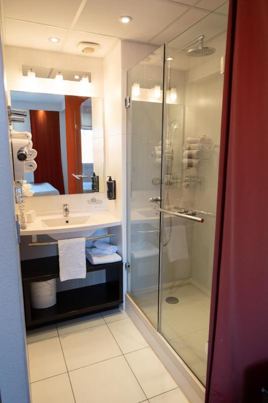 Standard Family Suite with One Double Bed and Sofa image 3