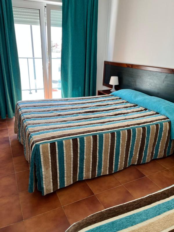 Double Room with Extra Bed image 3