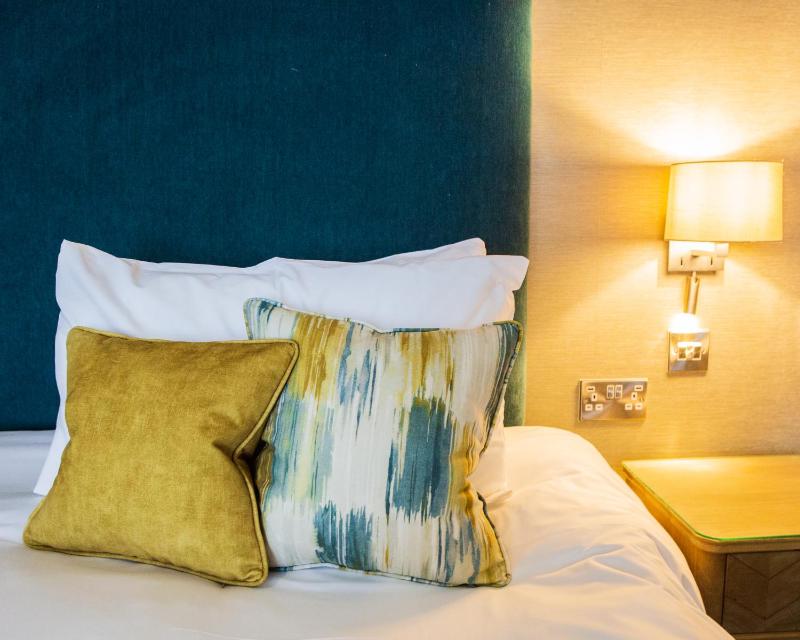 Superior Double or Twin Room with Sea View image 2