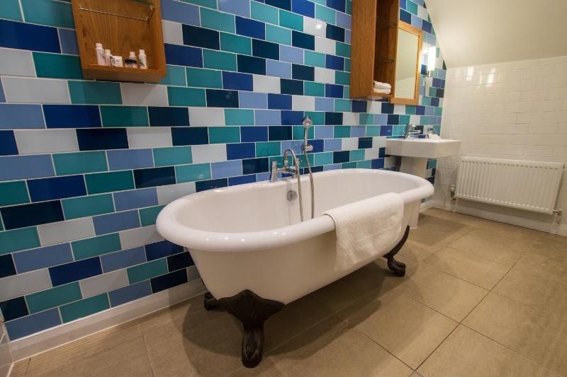 Superior Double or Twin Room with Sea View image 3