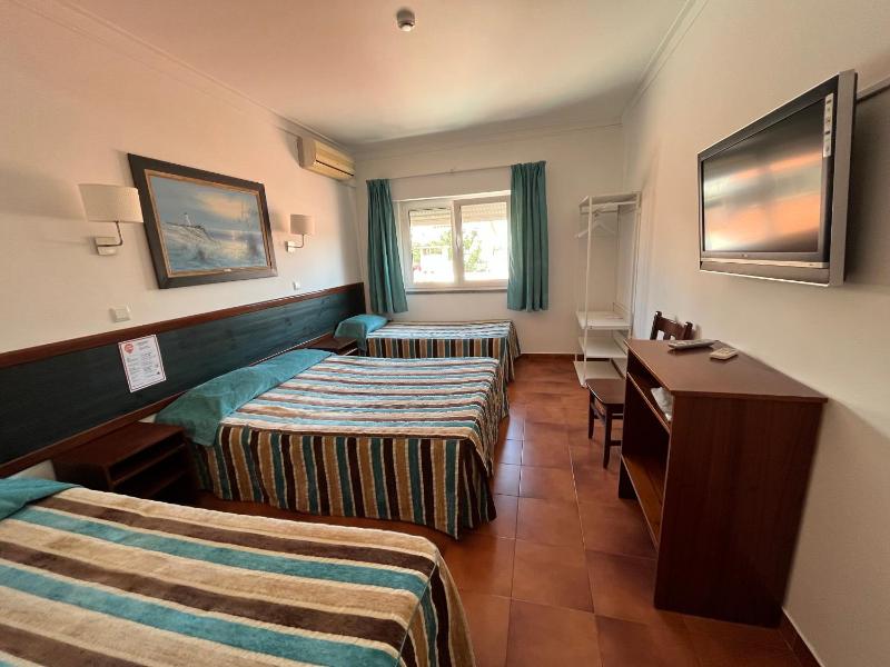 Quadruple Room image 2