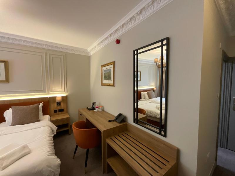 Standard Double Room image 1