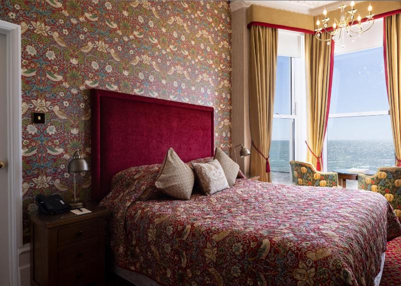 Superior Double Room with Sea View image 3