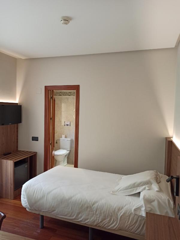 Single Room image 1