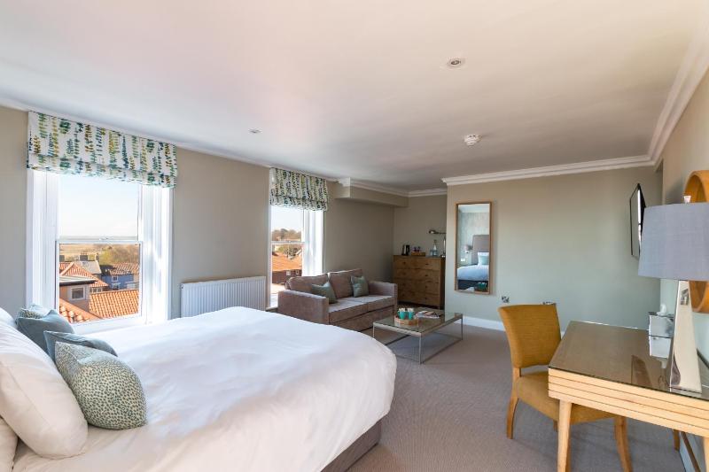 Superior Double or Twin Room with Inland View image 4