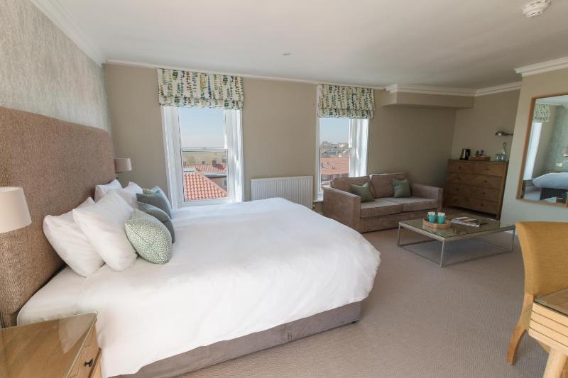 Superior Double or Twin Room with Inland View image 3