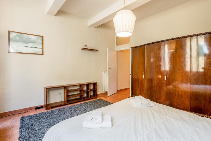 GuestHost - Mercato di Sant'Ambrogio Cozy Apartment - image 4