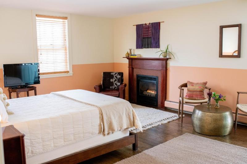 Superior Queen Room image 3