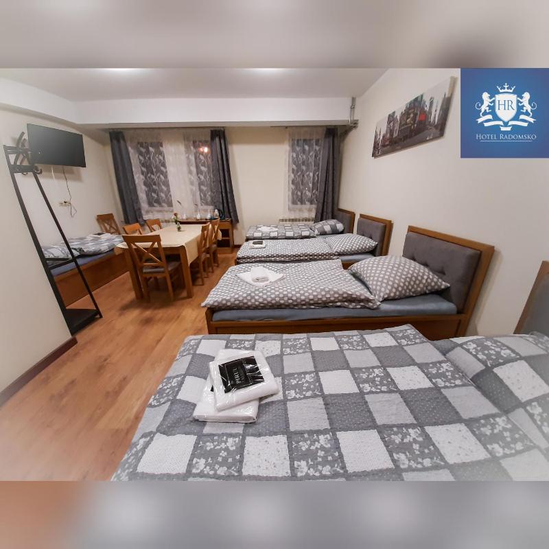 Mixed Dormitory Room image 4
