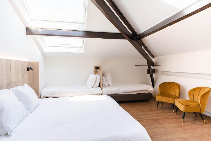 Quadruple Room image 4