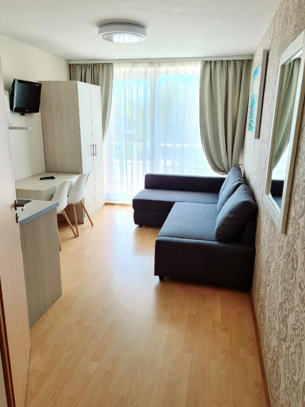 Standard Double Room with Sofa Bed image 3