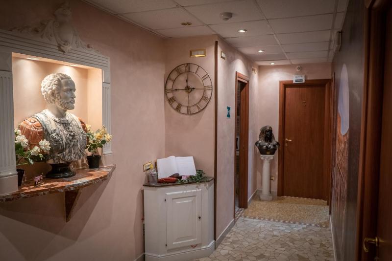 Suite with Spa Bath image 2