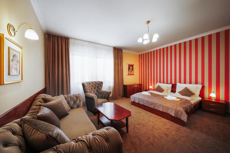 Family Room image 1