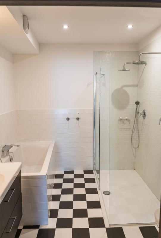 Superior Double or Twin Room with City View image 3