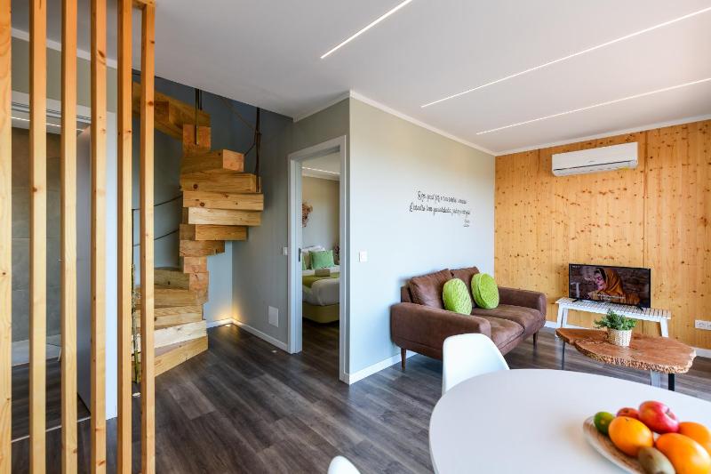 Dome House Duplex image 4