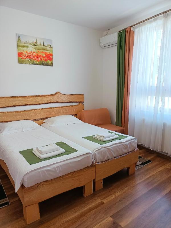 Double or Twin Room image 4