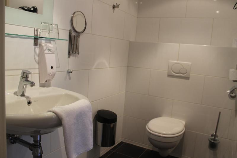 Small Double Room image 2
