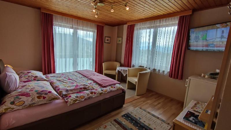 Double Room with Balcony image 1