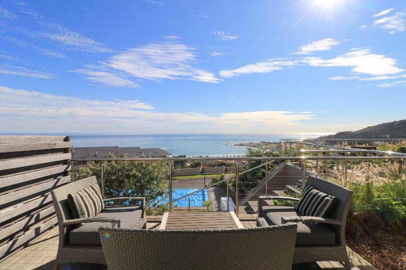 Camps Bay One Bedroom apartment - The Crystal - image 2