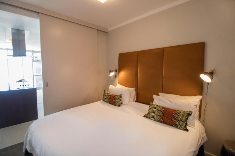 Camps Bay One Bedroom apartment - The Crystal - image 8