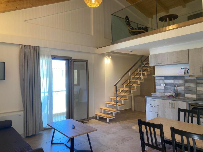 Family Suite with Balcony image 4
