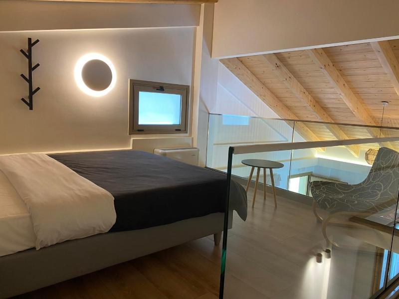 Family Suite with Balcony image 3