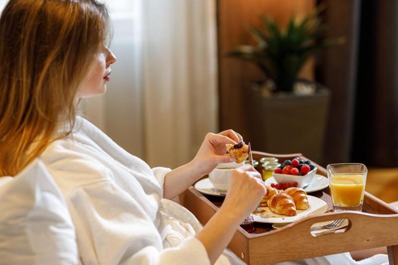 One-Bedroom Apartment image 2