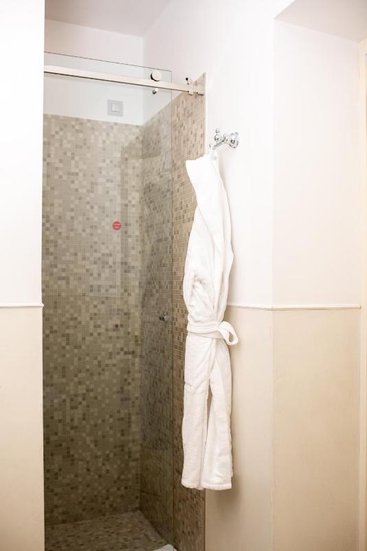 Deluxe Double Room image 3