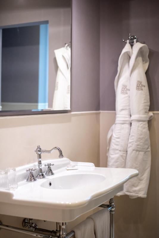 Superior Double Room image 1