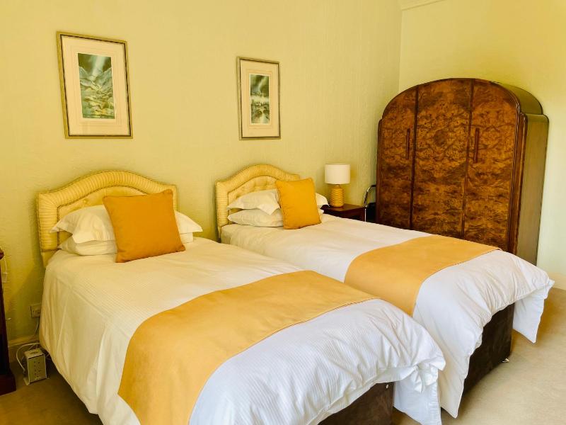 Twin Room with Garden View image 1
