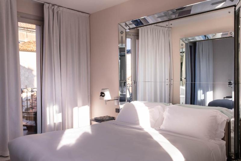 Suite with Terrace and Hammam image 3