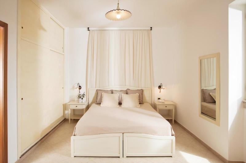 Classic Double Room image 1