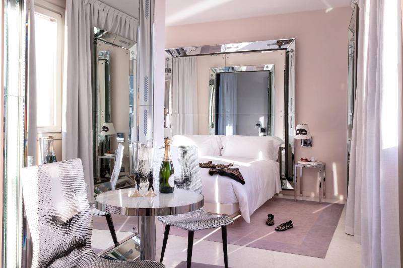 Suite with Terrace and Hammam image 4