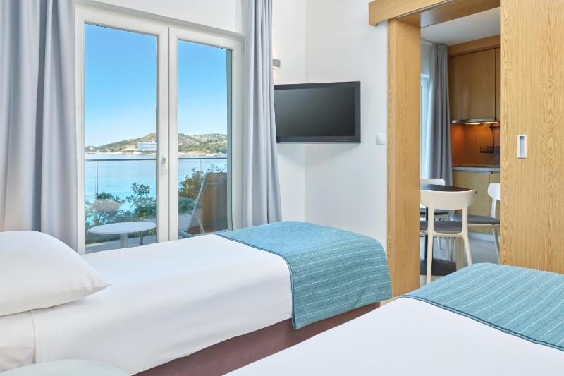 Standard Sea View Apartment image 4