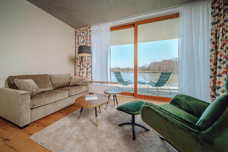 Deluxe Double Room with Balcony image 2