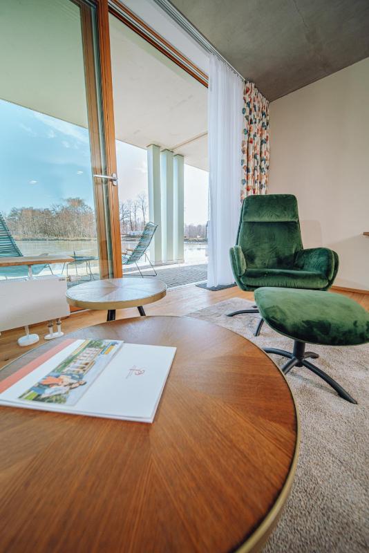 Deluxe Double Room with Balcony image 3