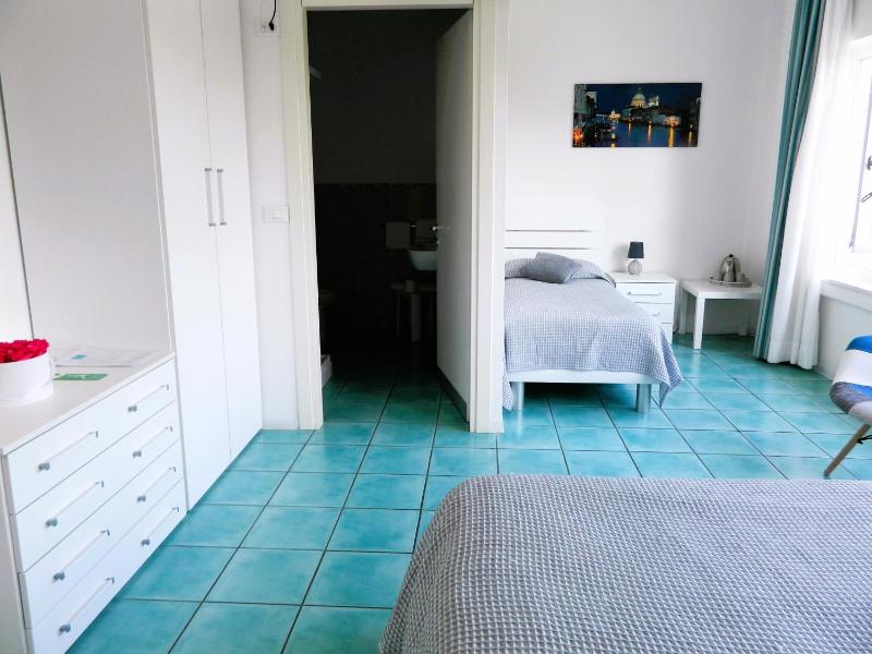 Triple Room image 4