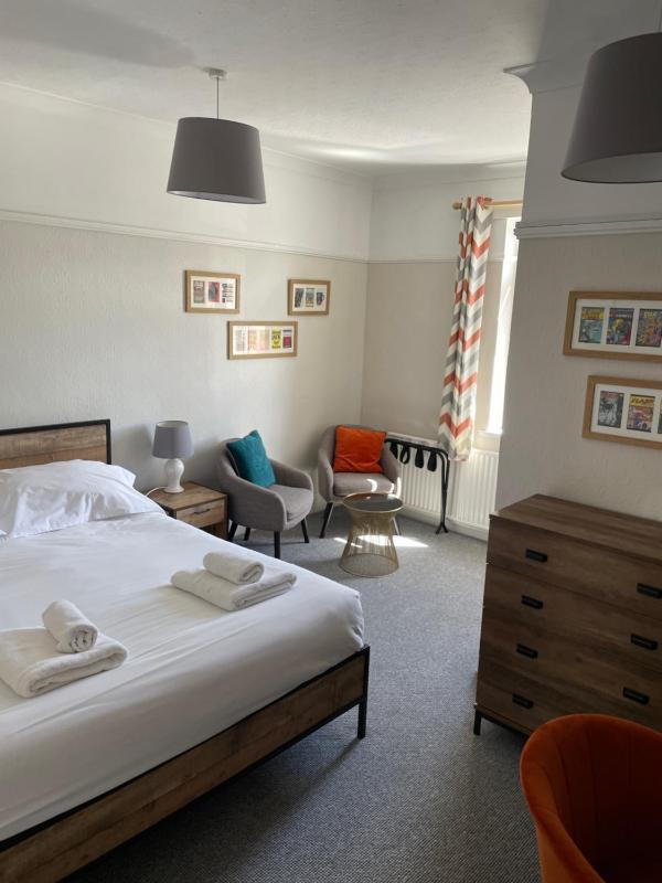 Double Room image 1