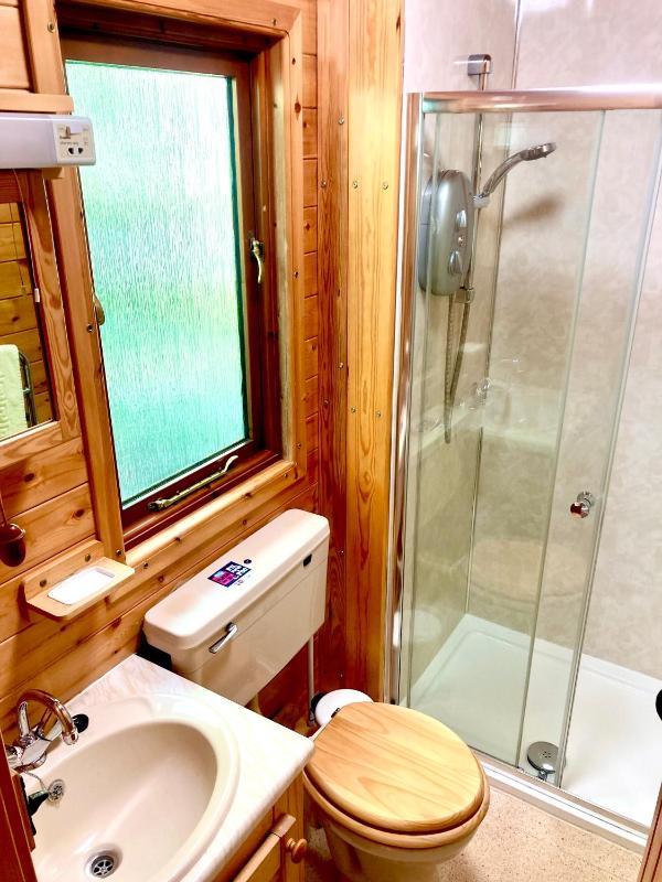 Two-Bedroom Bungalow (4 Adults) image 4