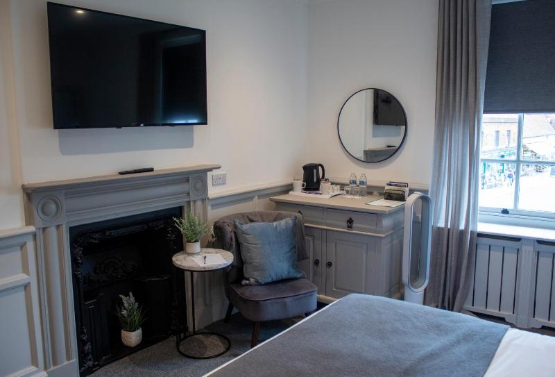 Deluxe Double Room image 3