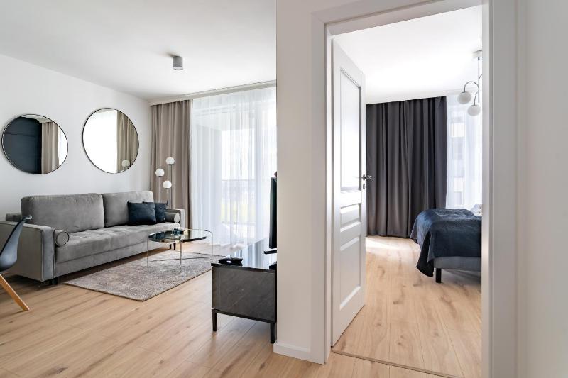 Symphony Modern Tower Apartamenty by INA - image 37