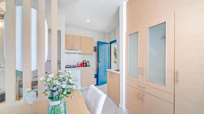  One-Bedroom Apartment with Front Sea View (2 Adults) image 4
