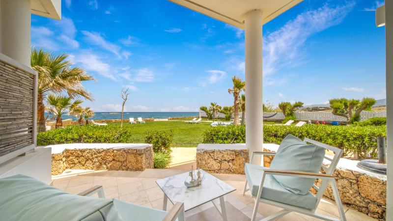  One-Bedroom Apartment with Front Sea View (2 Adults) image 2