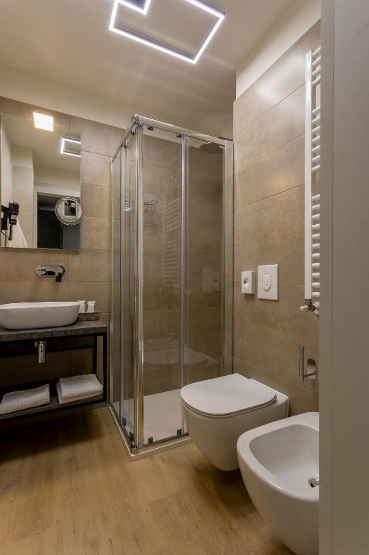 Superior Double Room with Balcony and Mountain View image 2