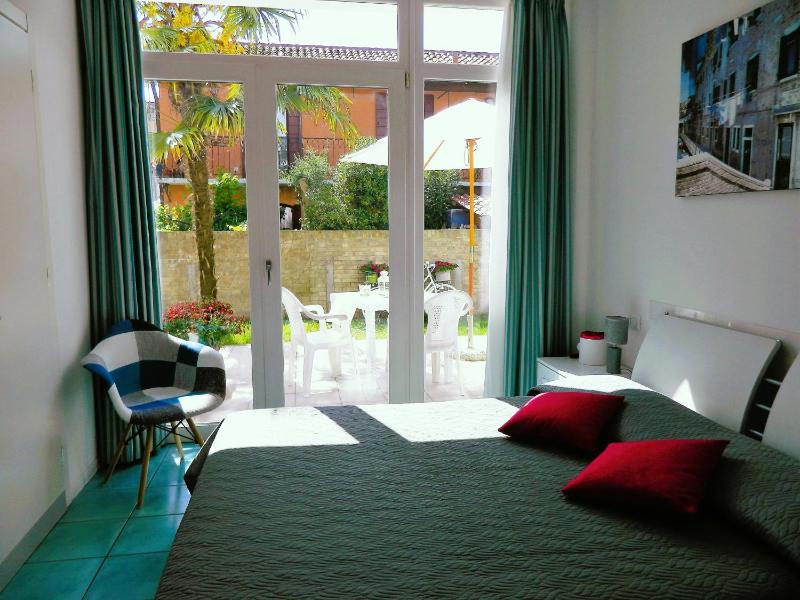 Double Room image 4