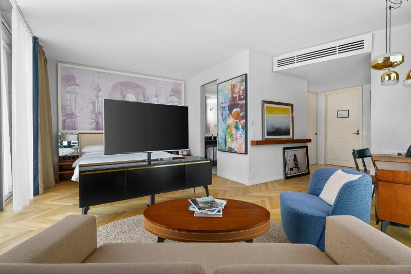 Andaz Suite image 3
