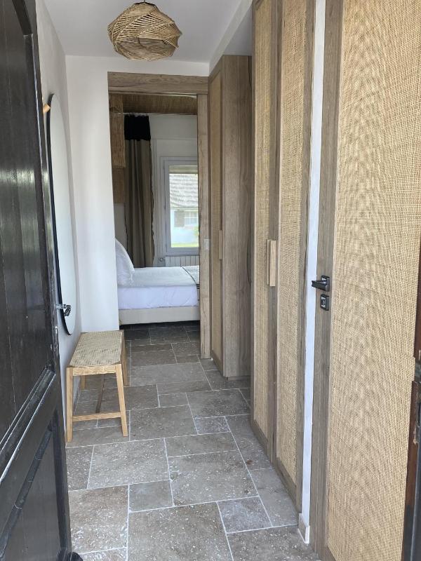 Superior Triple Room image 3