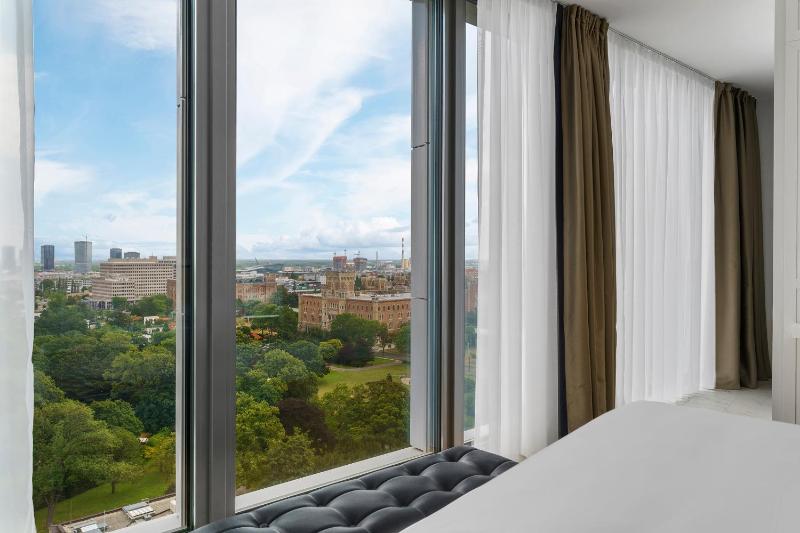 Suite with Park View image 4