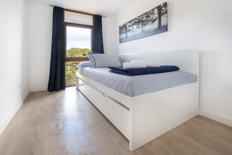 Superior 2 Bedroom Apartment - Sea View image 2